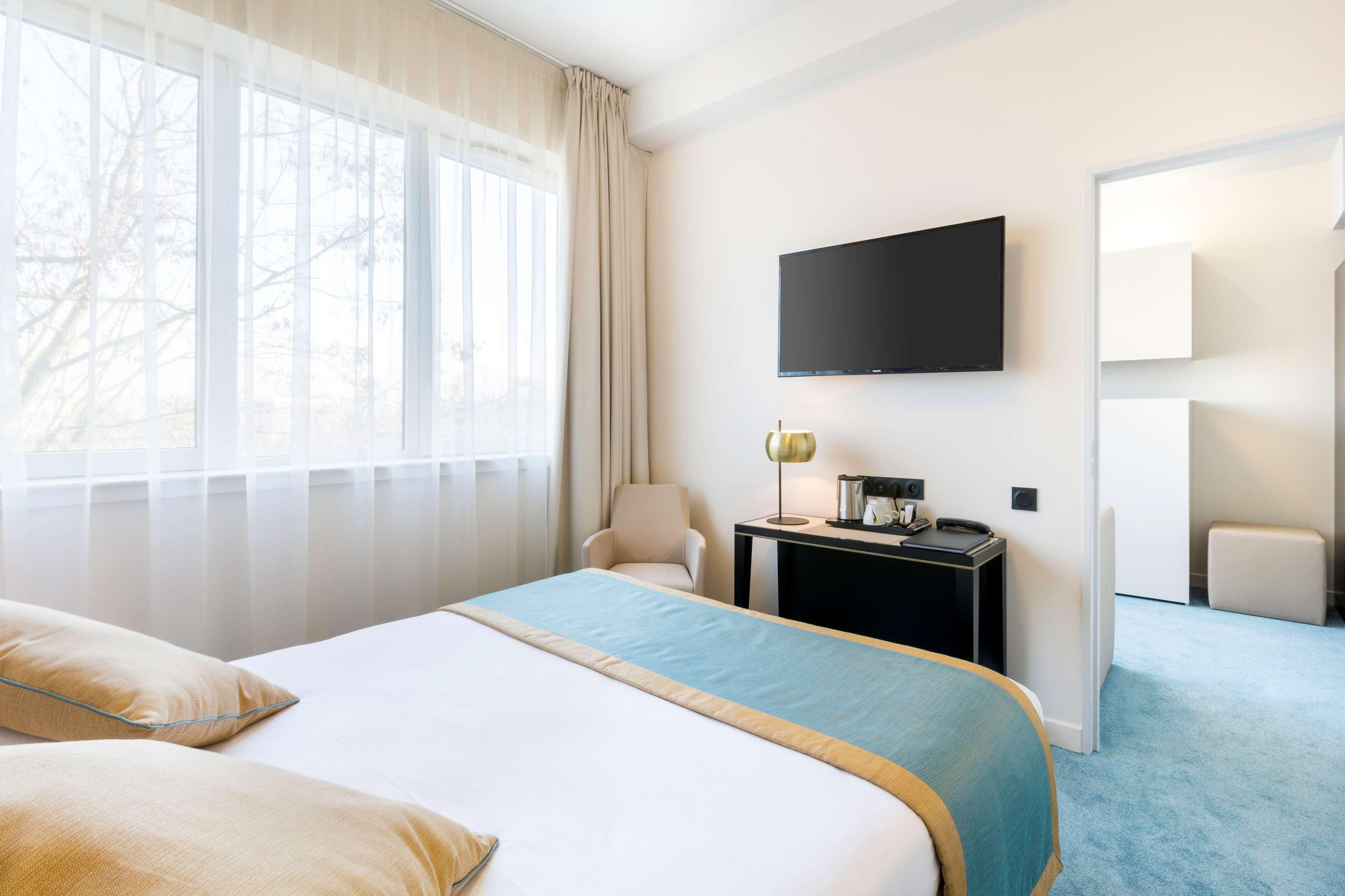 Western Journel Paris Sud 3* Ris-Orangis