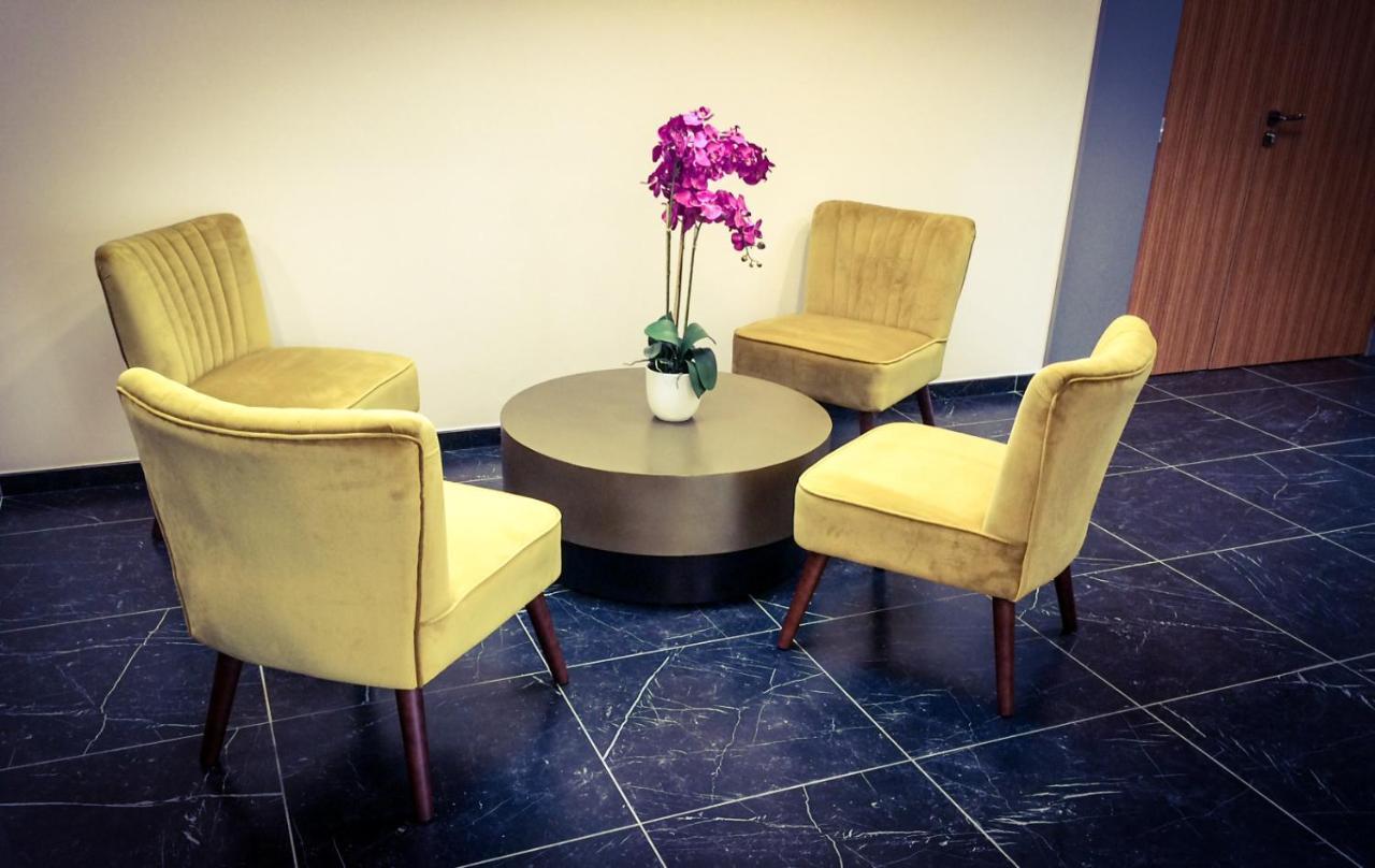 Hotel Western Journel Paris Sud 3*