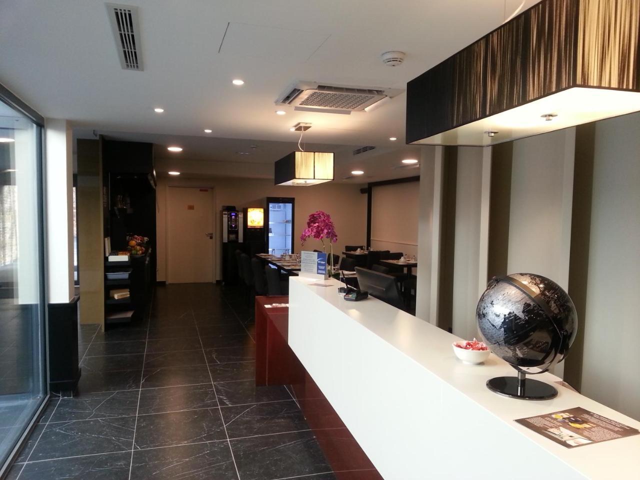 Hotel Western Journel Paris Sud 3*